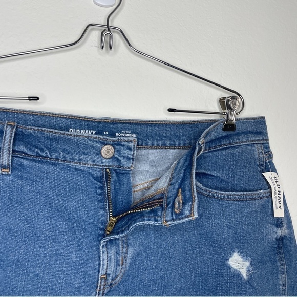 NWT Old Navy Mid Rise Cutoff Boyfriend Jean Short Raw Hem - Picture 3 of 9